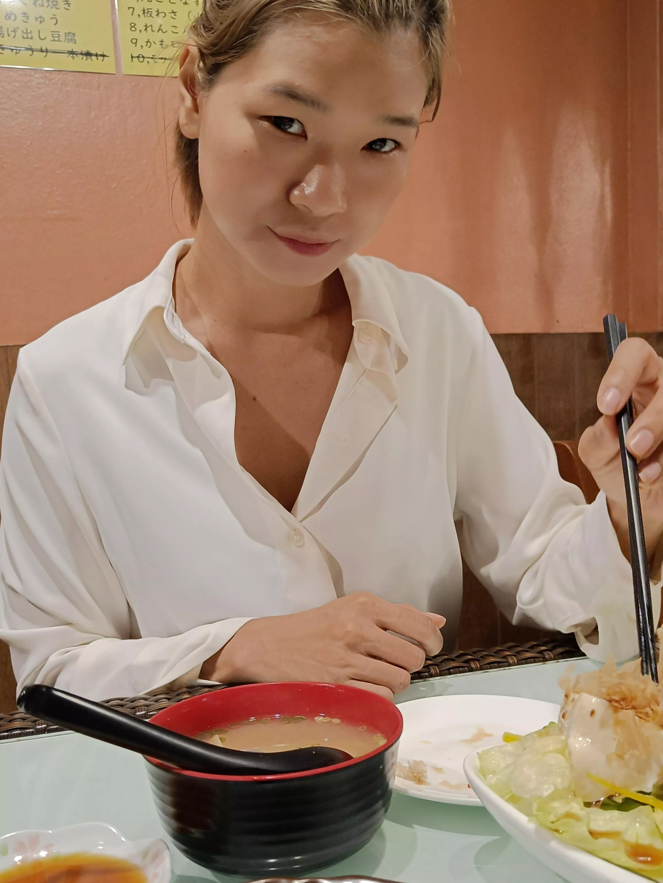 hungry or angry look [F]  posted by Tickypose