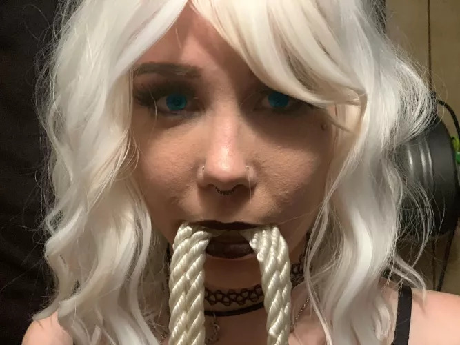 I brought rope use to use 🙏🥺 [F] by knotty_fay