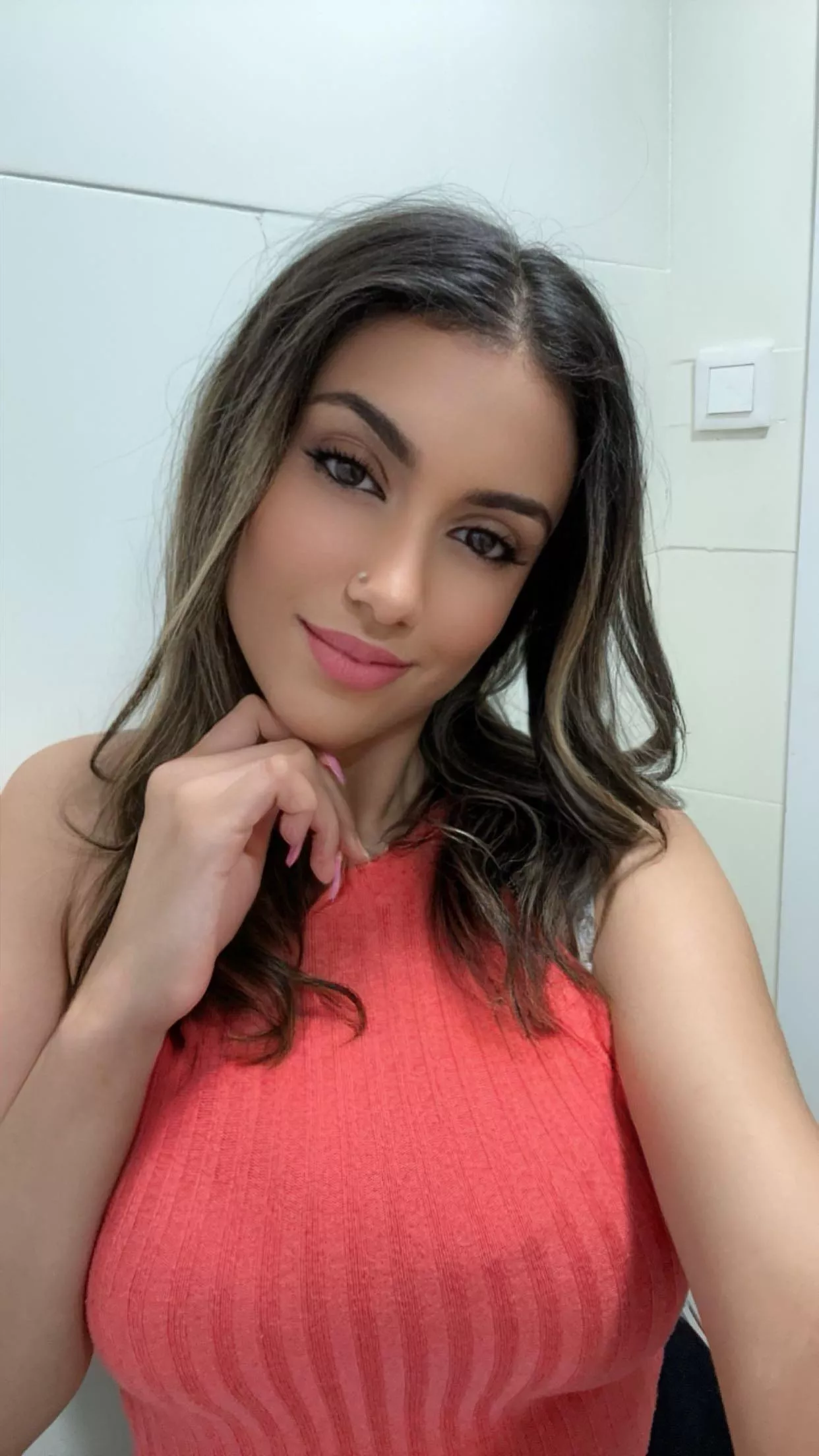 Let's stare at each other without breaking eye contact... posted by Spooky-Yellowjacket