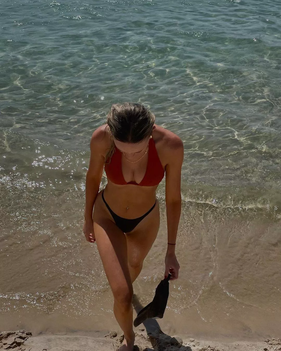 Red and black posted by bikini-islander