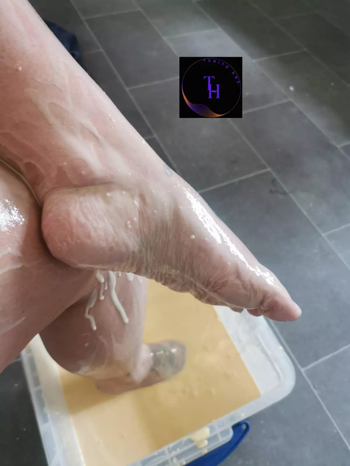 Who doesn't love custard between their toes  posted by TheShowOffsShowOff