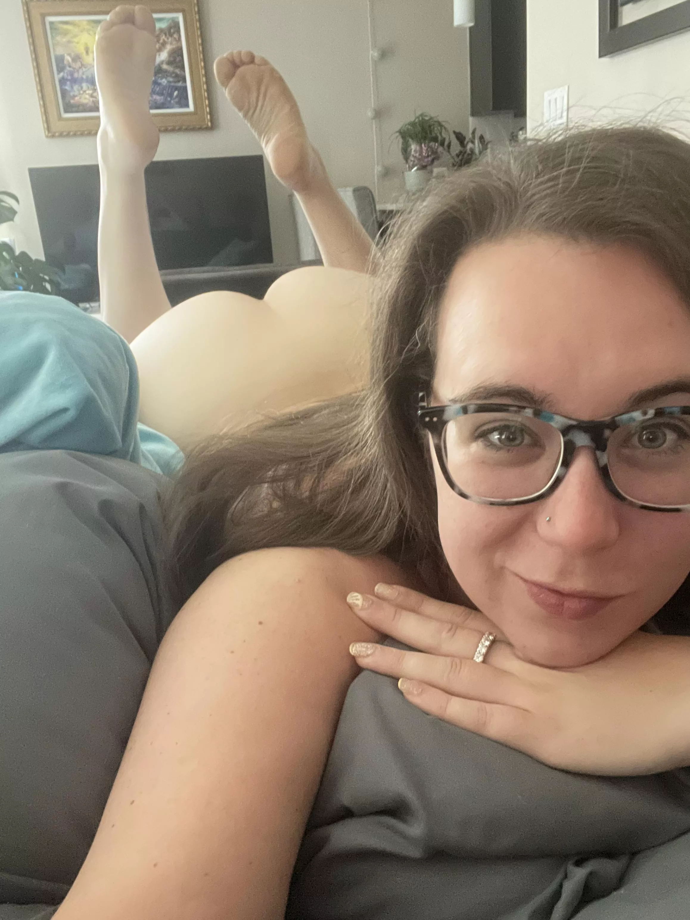 Would you pin me down in this position? {F} posted by bongbabe17