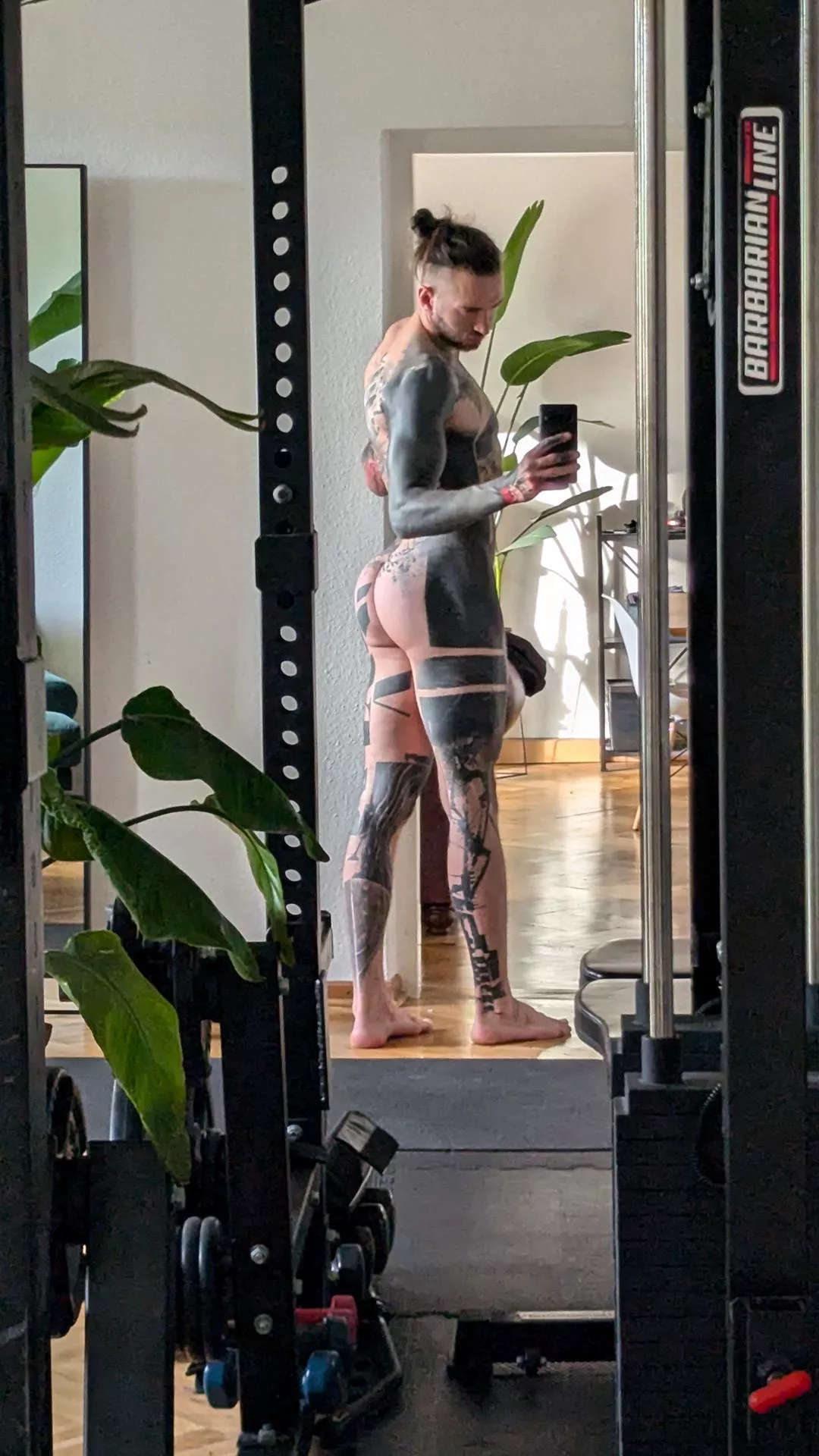 a squat every day keeps the doctor away :) posted by schnoez