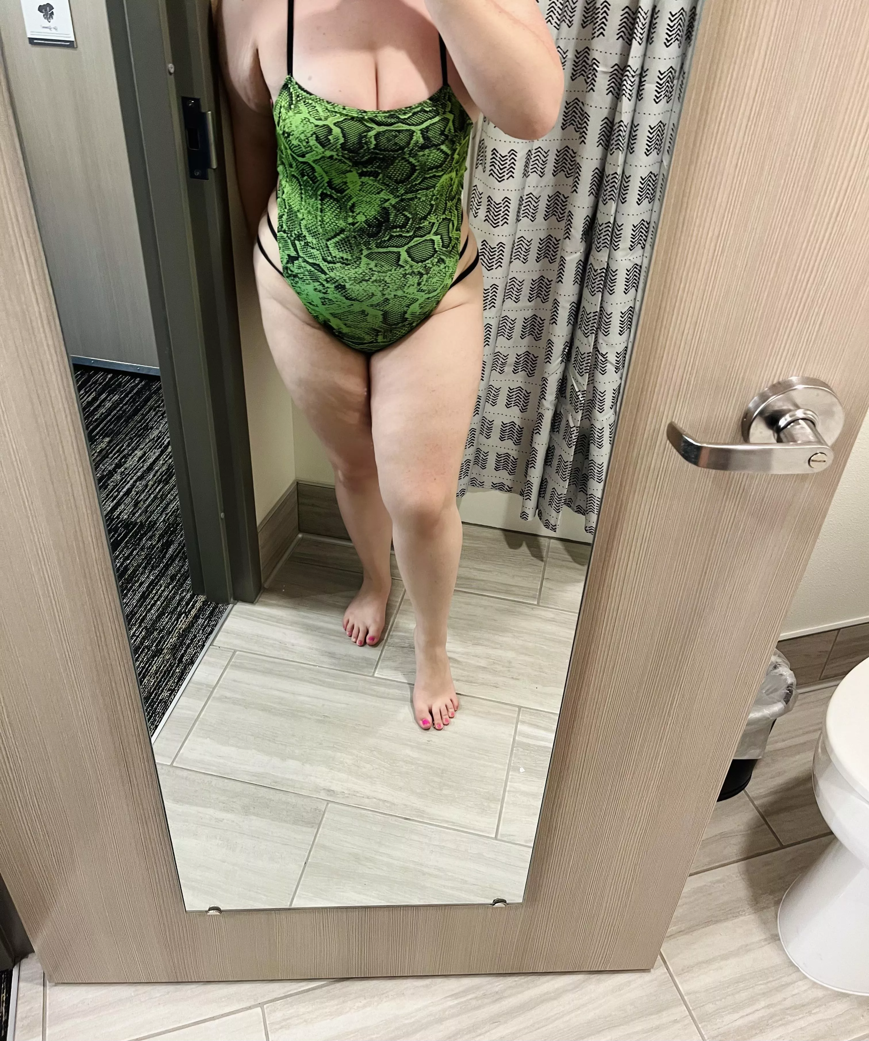 About to go to the pool💦 posted by LilithFallenAngel666