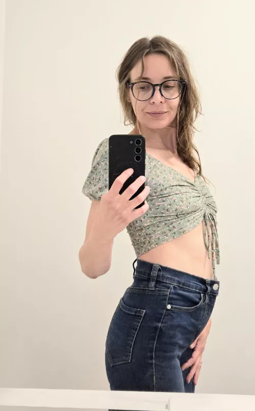 @athroughthelookingglass  by alicewonderland1234