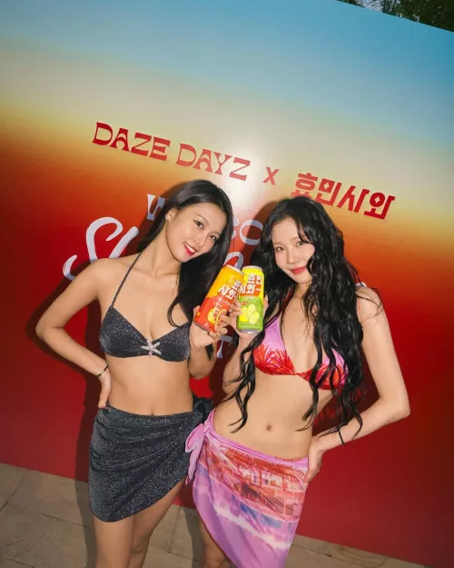 (ex-Momoland) AHIN and JOOE by Daebak__Prince