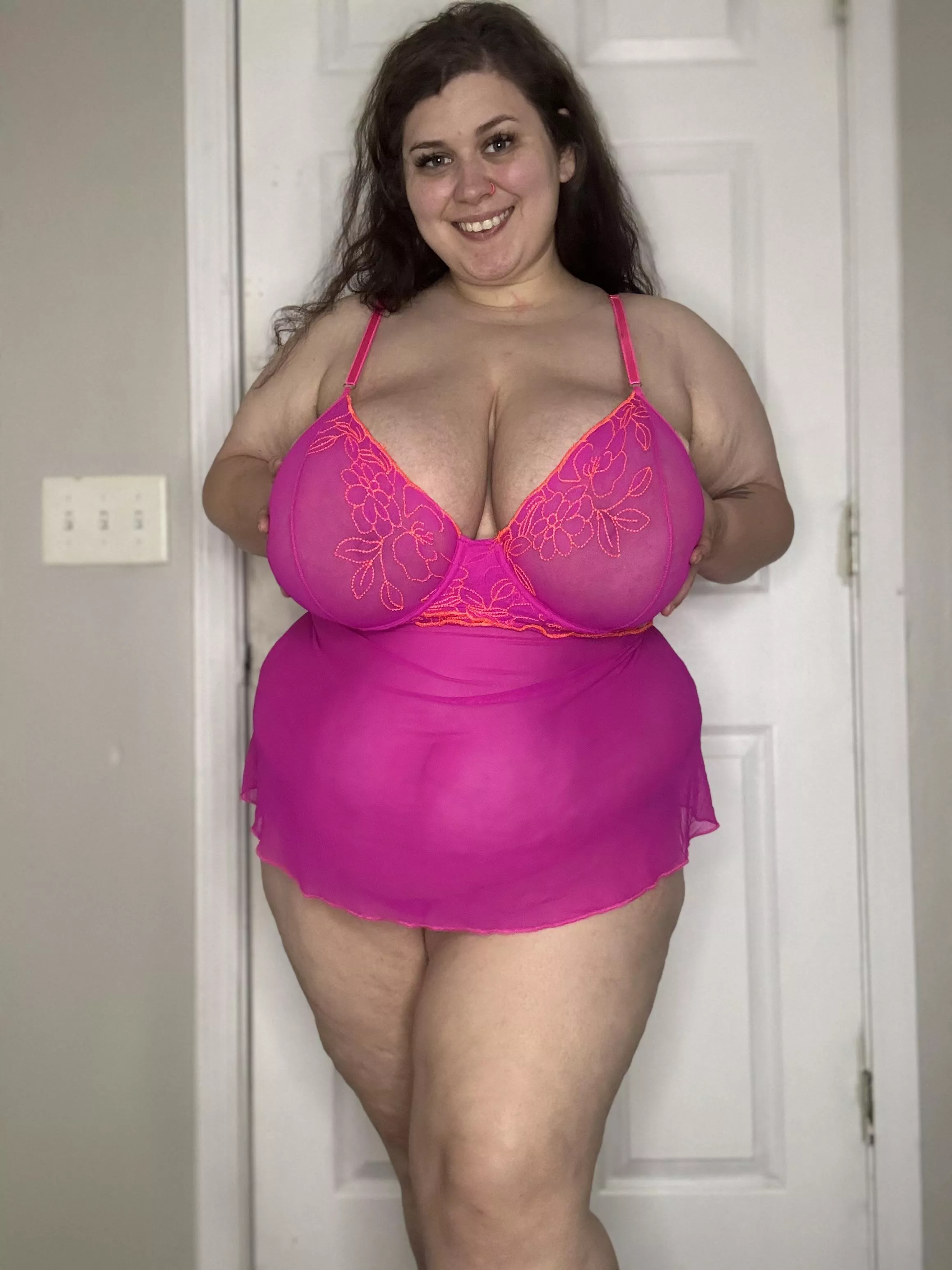 Fetish friendly milf. Offering pool content! ! No judgement zone! Come let mommy help you! [VID][PTY][RATE] [DOM] [PIC] [SNP] [OTH] [SCT][PRD] posted by GoddessStarrL