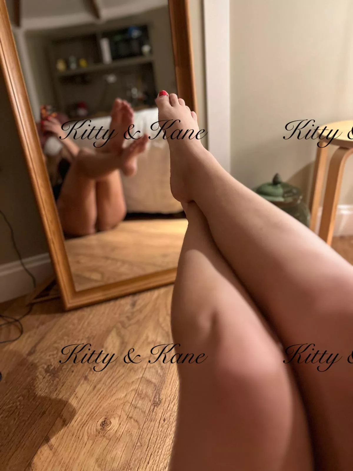 Hotwife with hot feet posted by Kitty-Kane