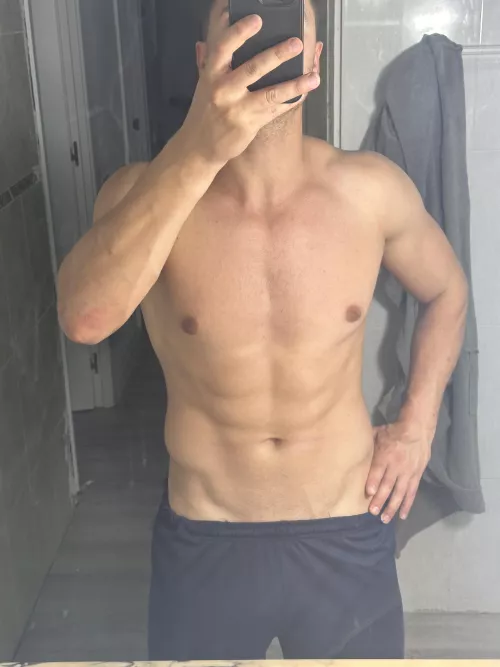 How is my V today?💪🏼 by realisiwak