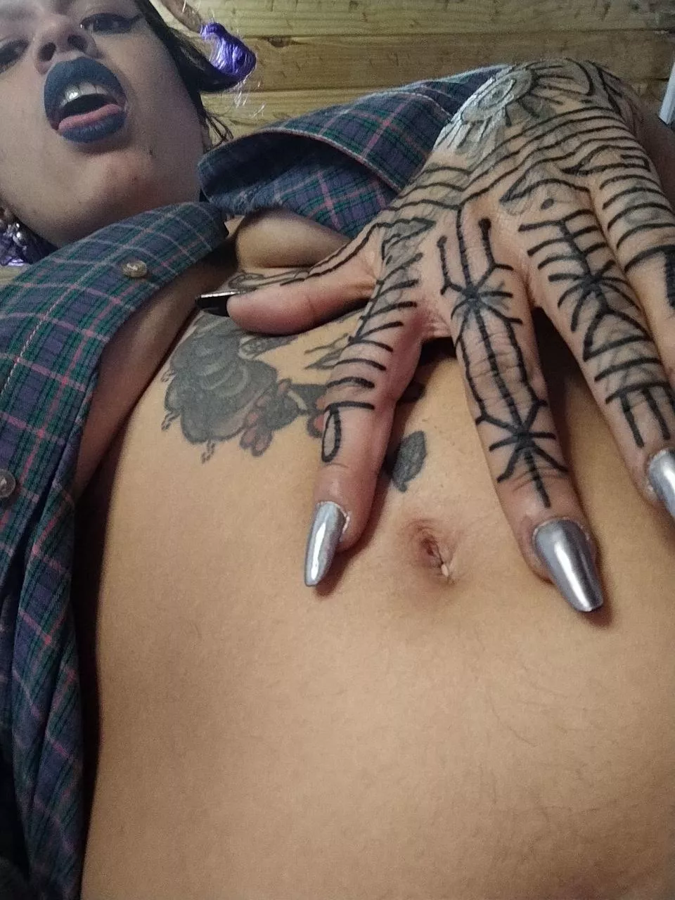 I'm sure my belly button will be enough for you posted by xiris420