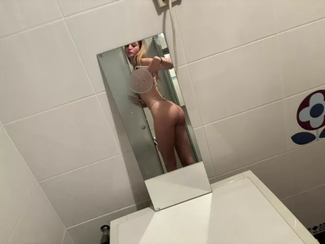just an 18 yr old blondie who wants to have fun by kinkyprincessgirl