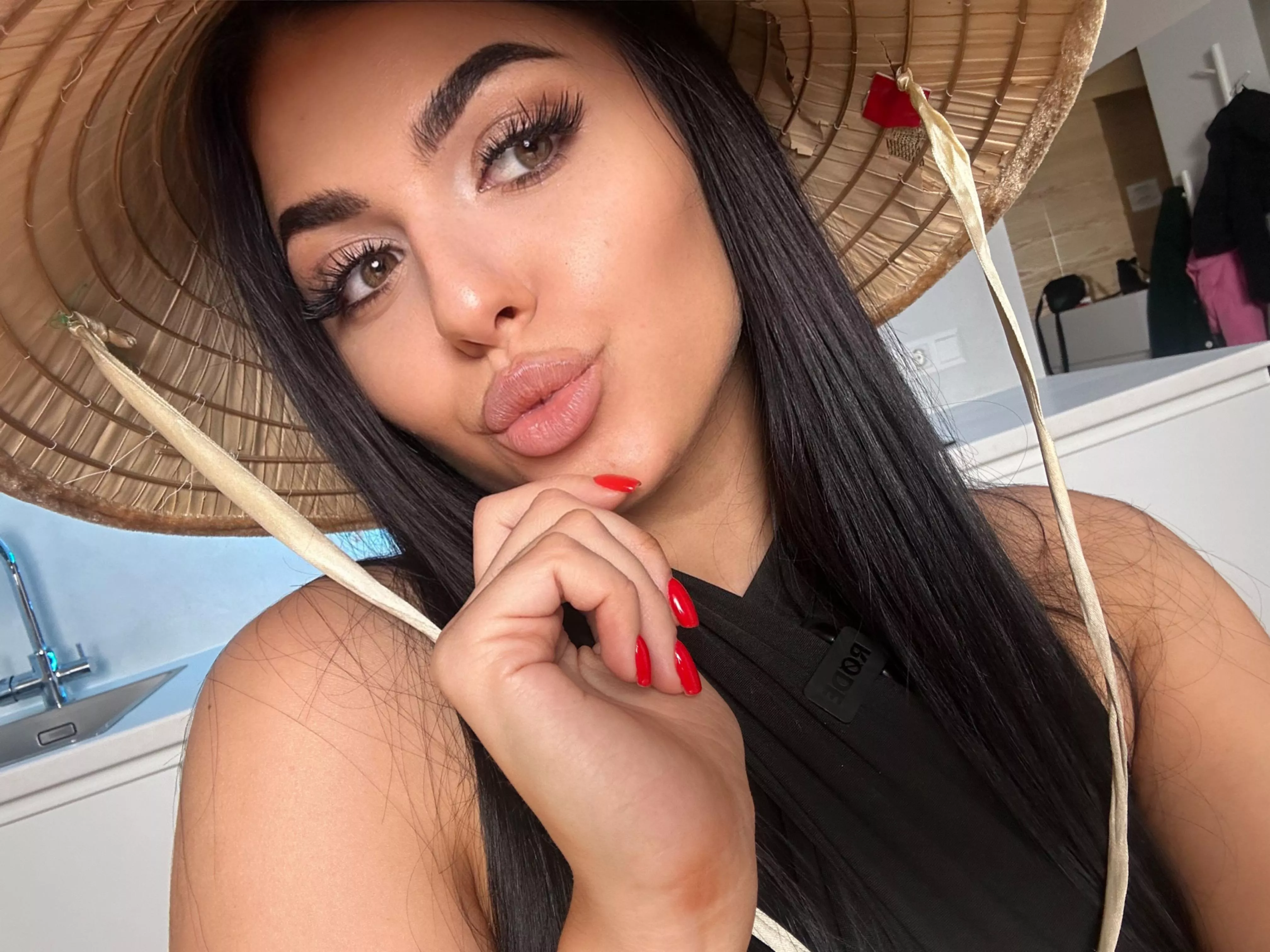 kiss kiss kiss posted by olivia_inspiration