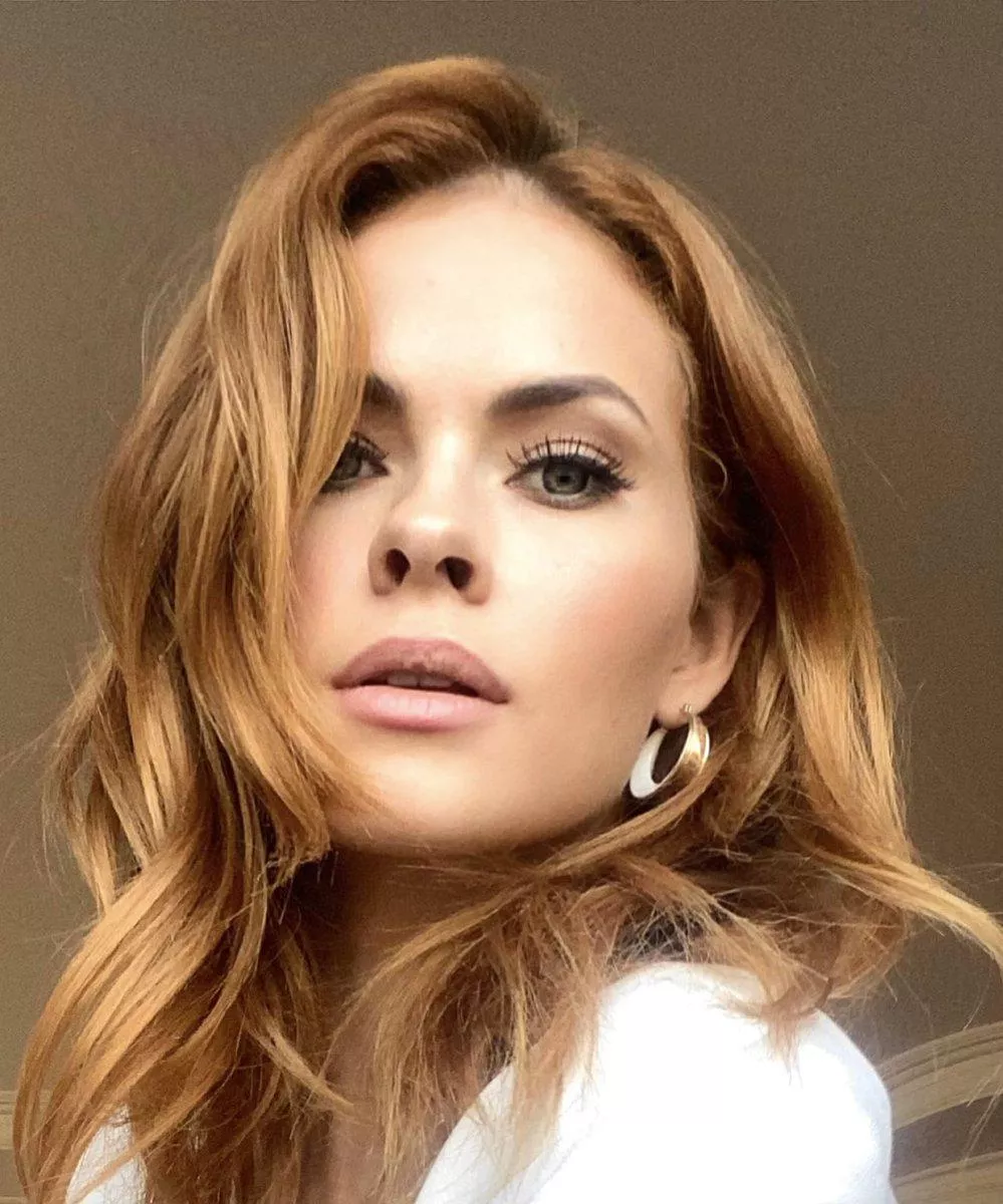 Lauren Ungeldi posted by MacJeff2018