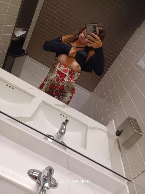 Letting you peep some sexy boobs while I'm at with by Exotic_Bayybee