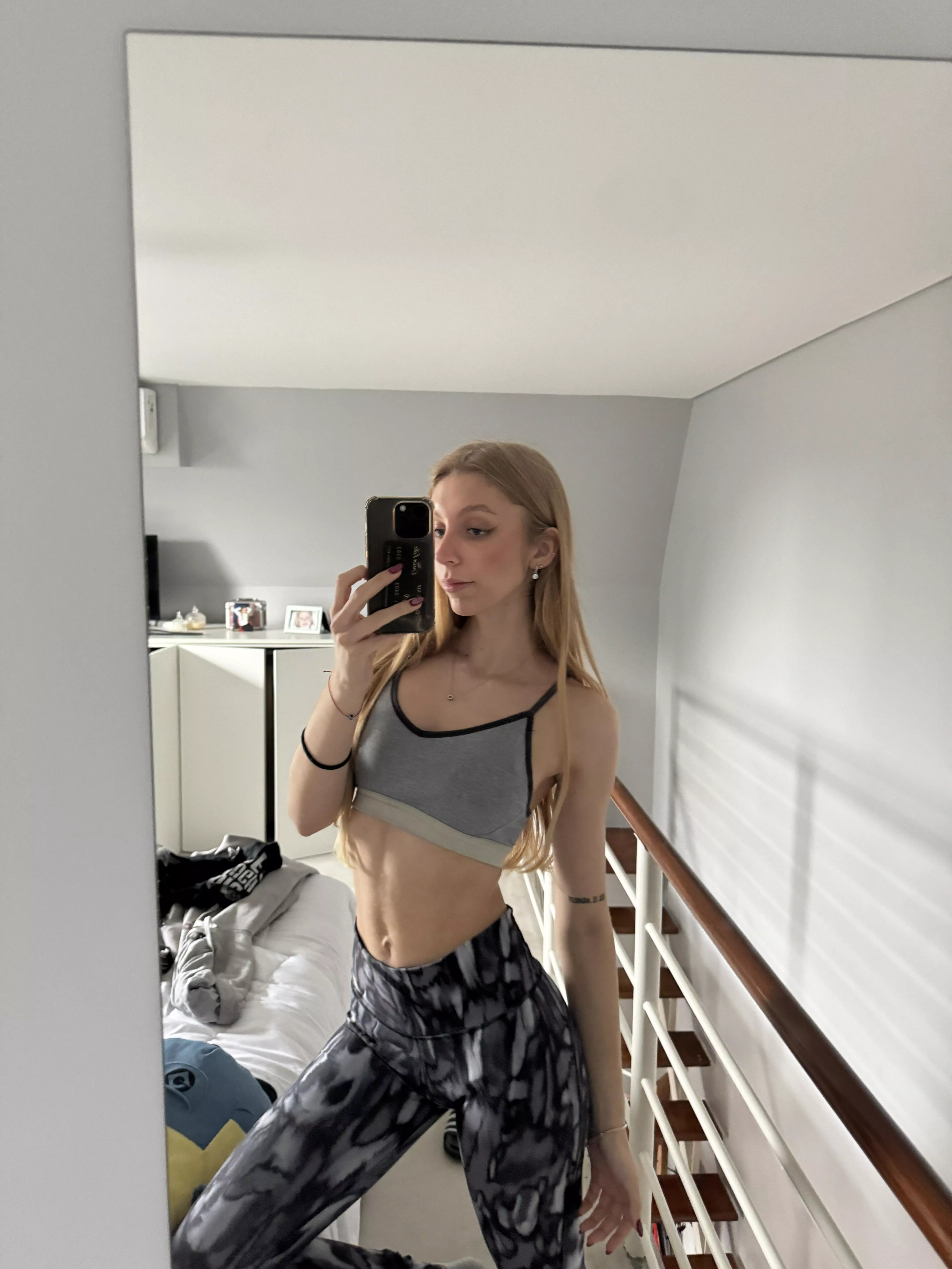 tall girl wearing leggings to school posted by ryscholes