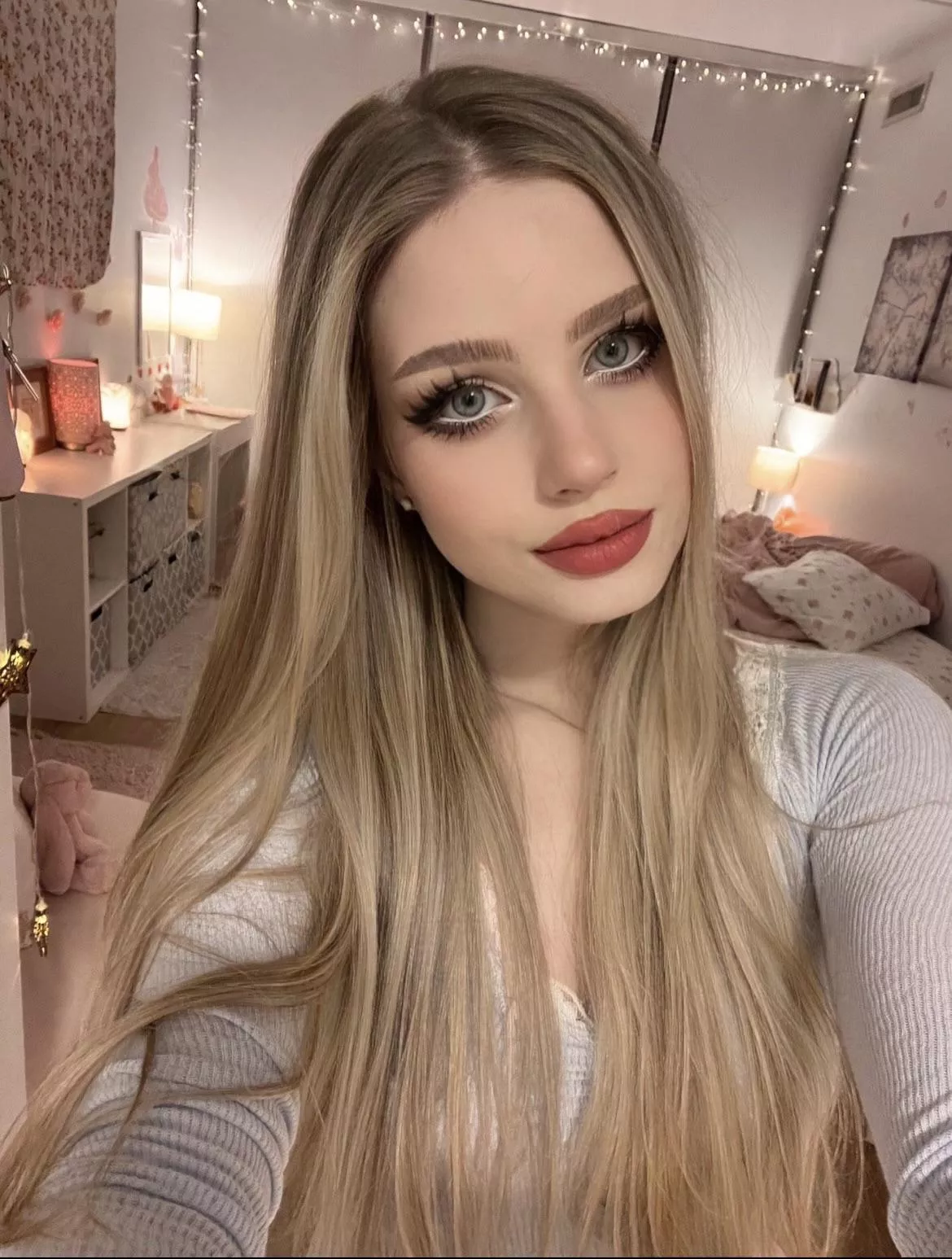 Wanna hangout today or nah  posted by ambieanne