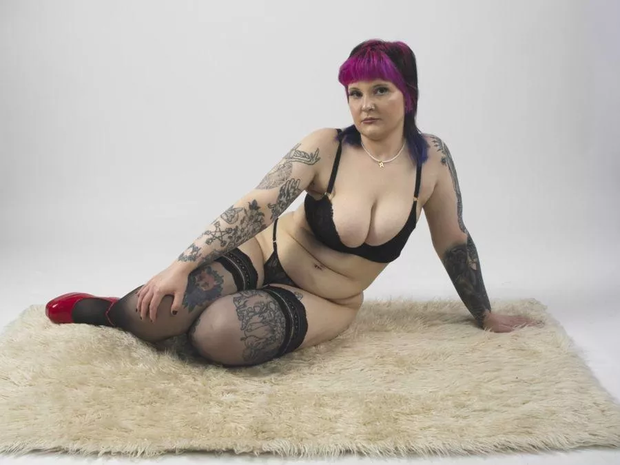 Would you let a chubby goth on top? posted by Gothgeorgie