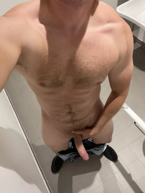 Any ladies who like what they see? 👀 [34] by Dadshere11