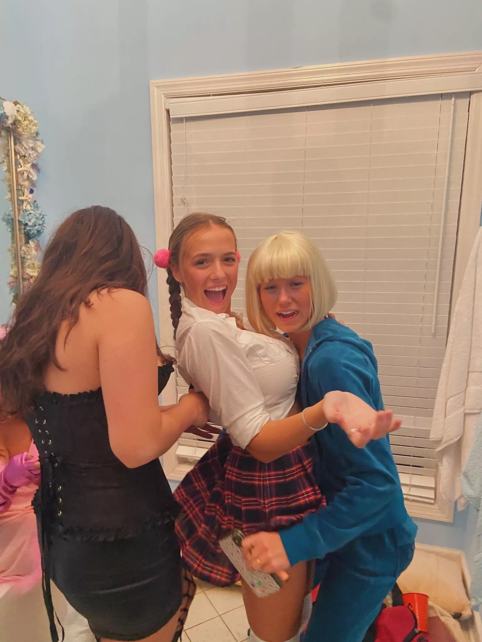 Boob-ya!  posted by HeHiGooner