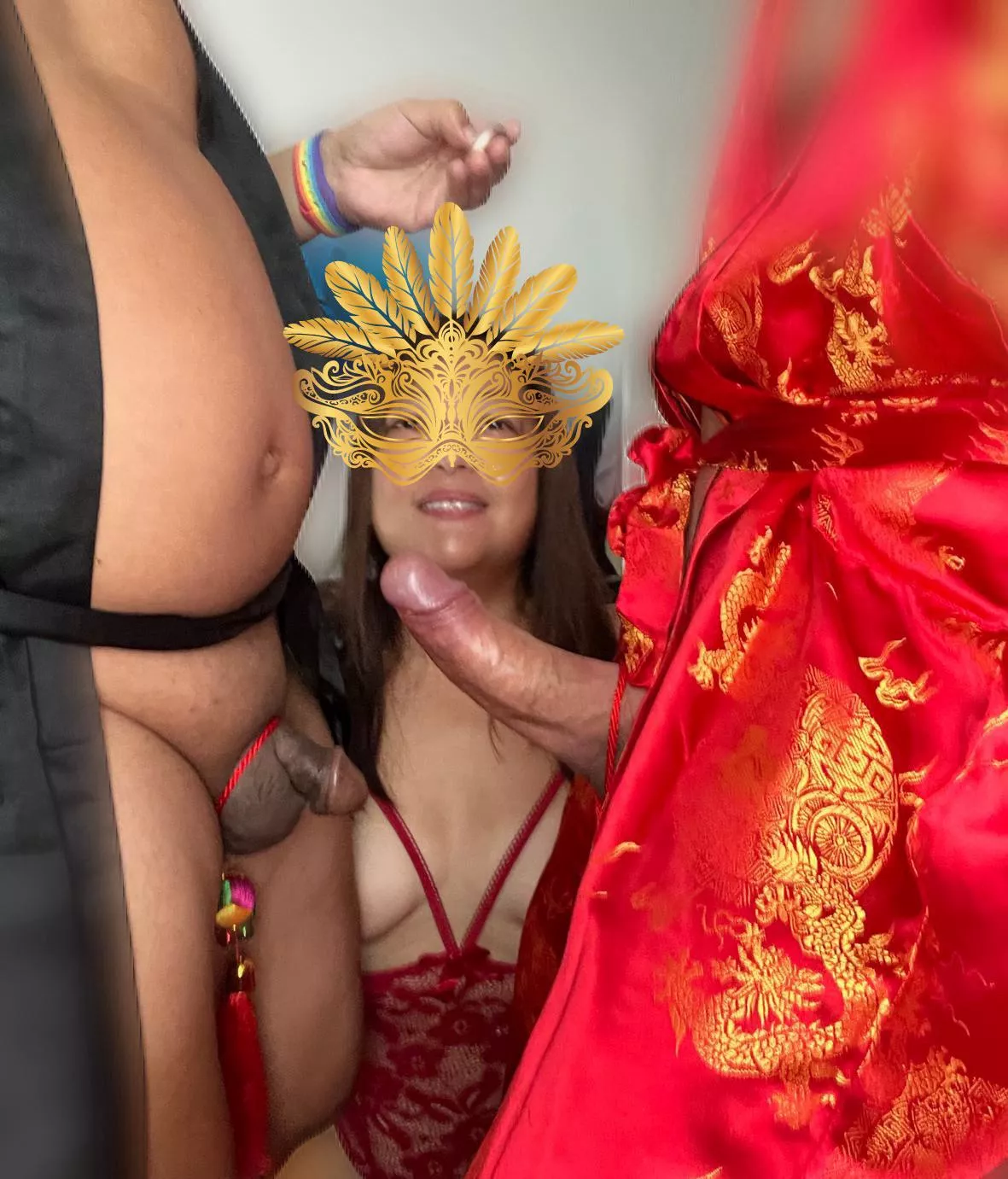 Hotwifey is surely not confused on which cock she would love to put in her mouth posted by ruel555