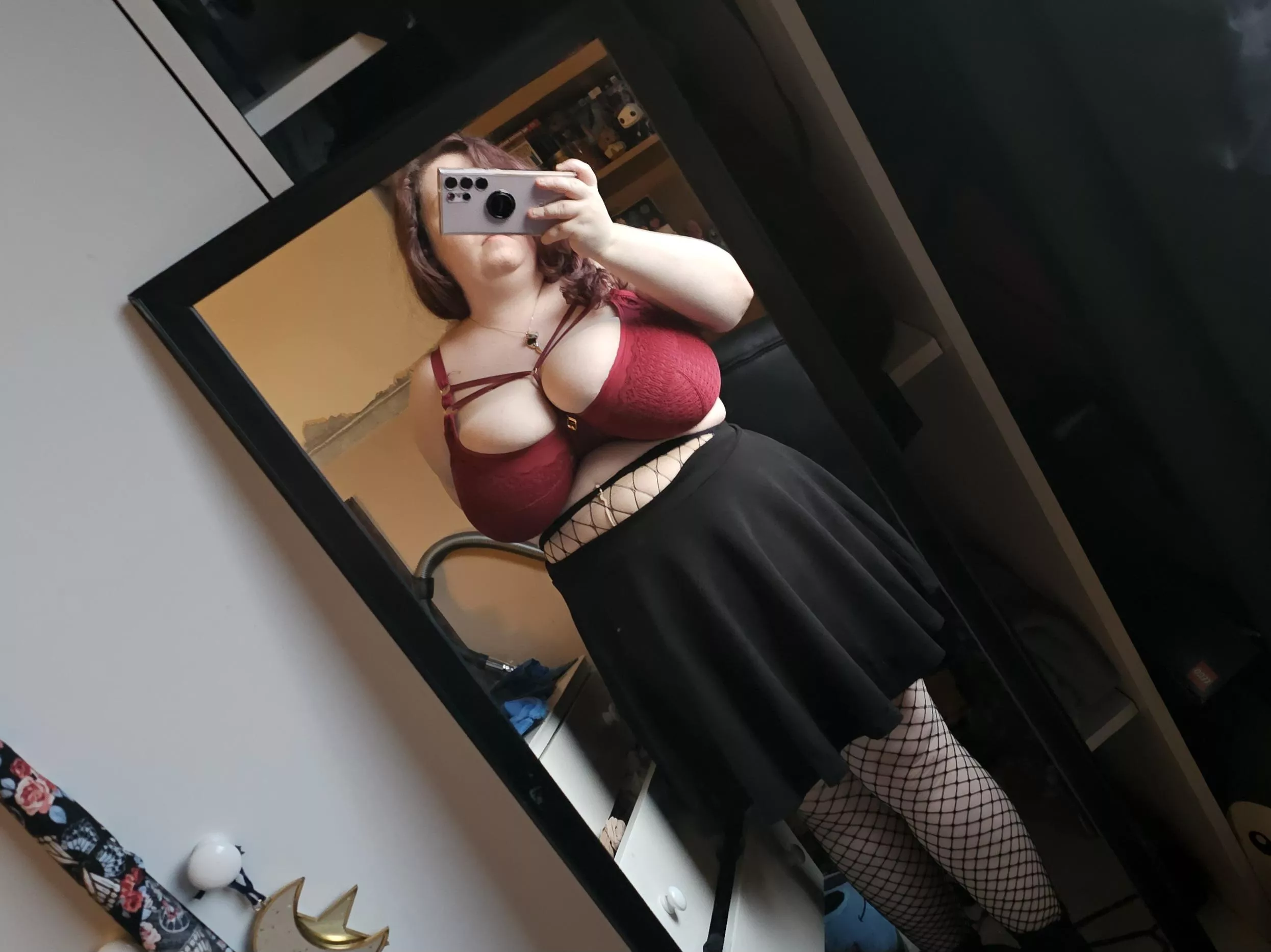 I love Mondays! posted by Hollow_Insanity