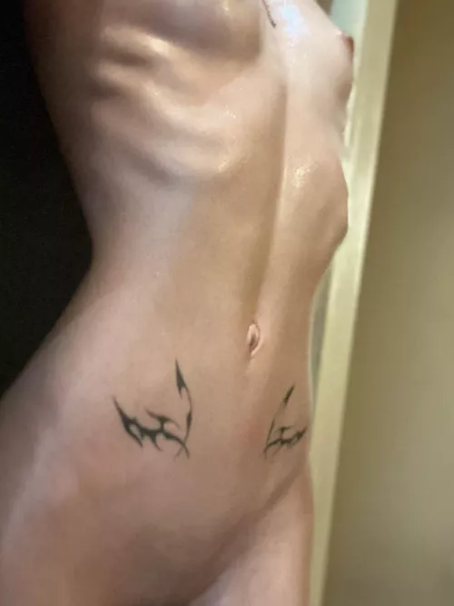 Letting my skinny frame shine in the gym by Isla_Lucinda