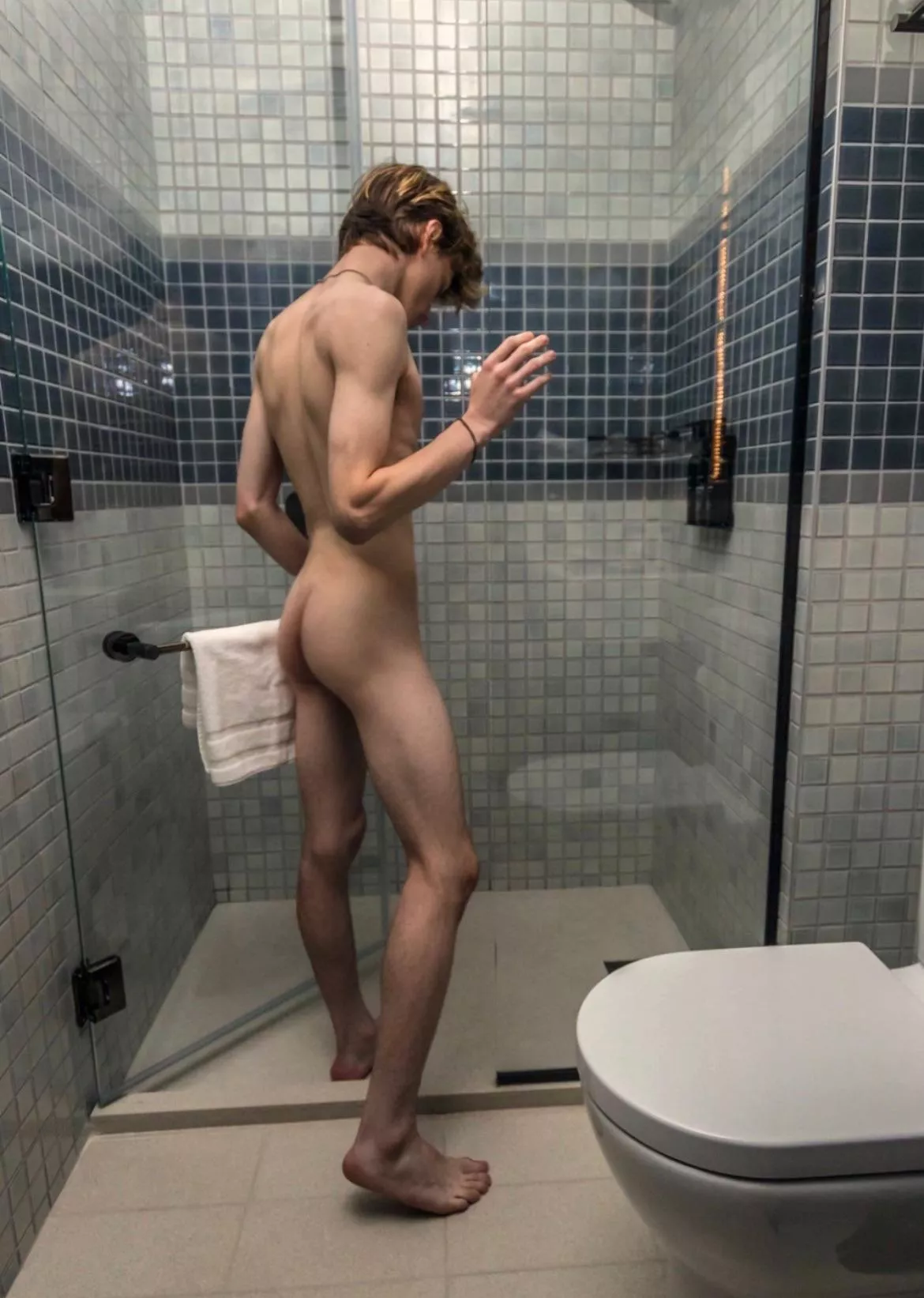 Need a shower buddy. 19m posted by Lukebi18
