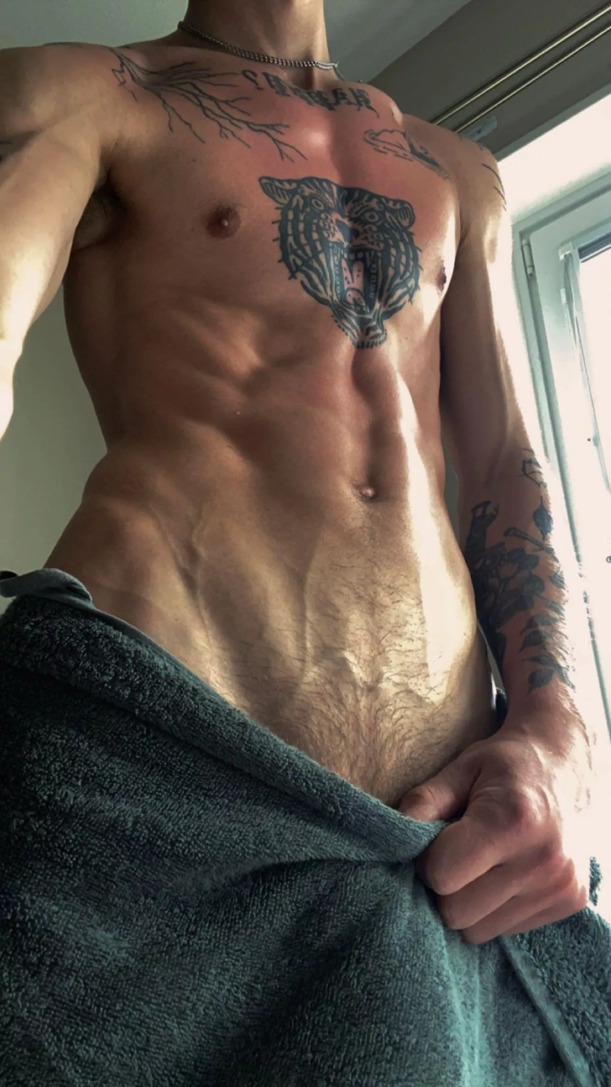 Should i drop the towel? posted by midnattsfantasy