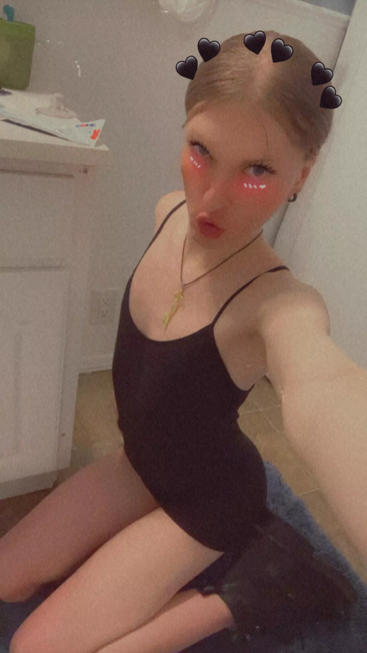 Anyone wanna talk feeling kinda cute :3 posted by kush_smoker24