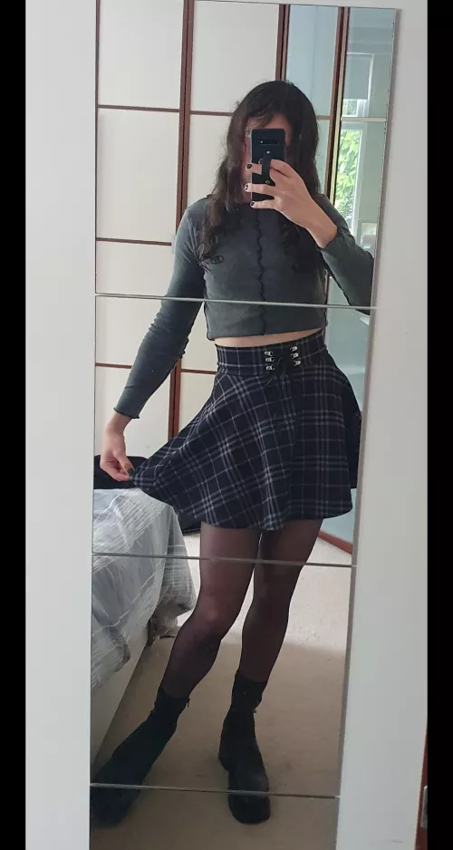 Chickened out of going to the store in this fit by Vulkan_Paints