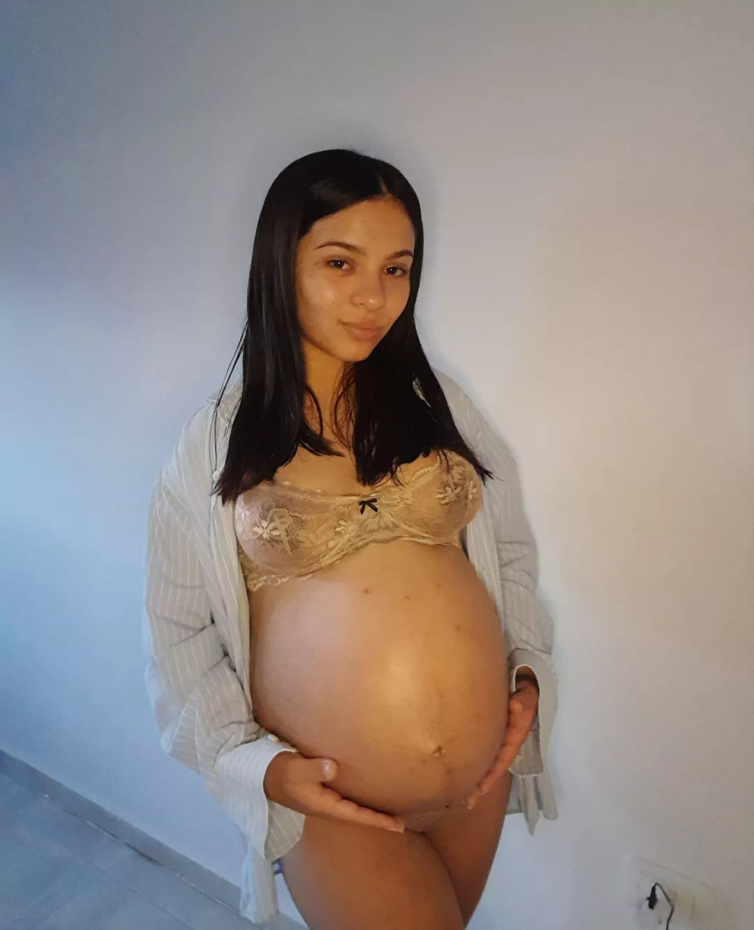 Describe my Latina pregnancy body in one word posted by LatorreMelina