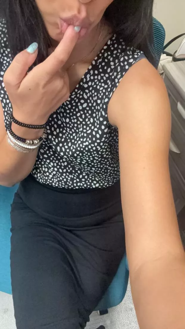 Every guy in the office wishes  posted by luuzerrr