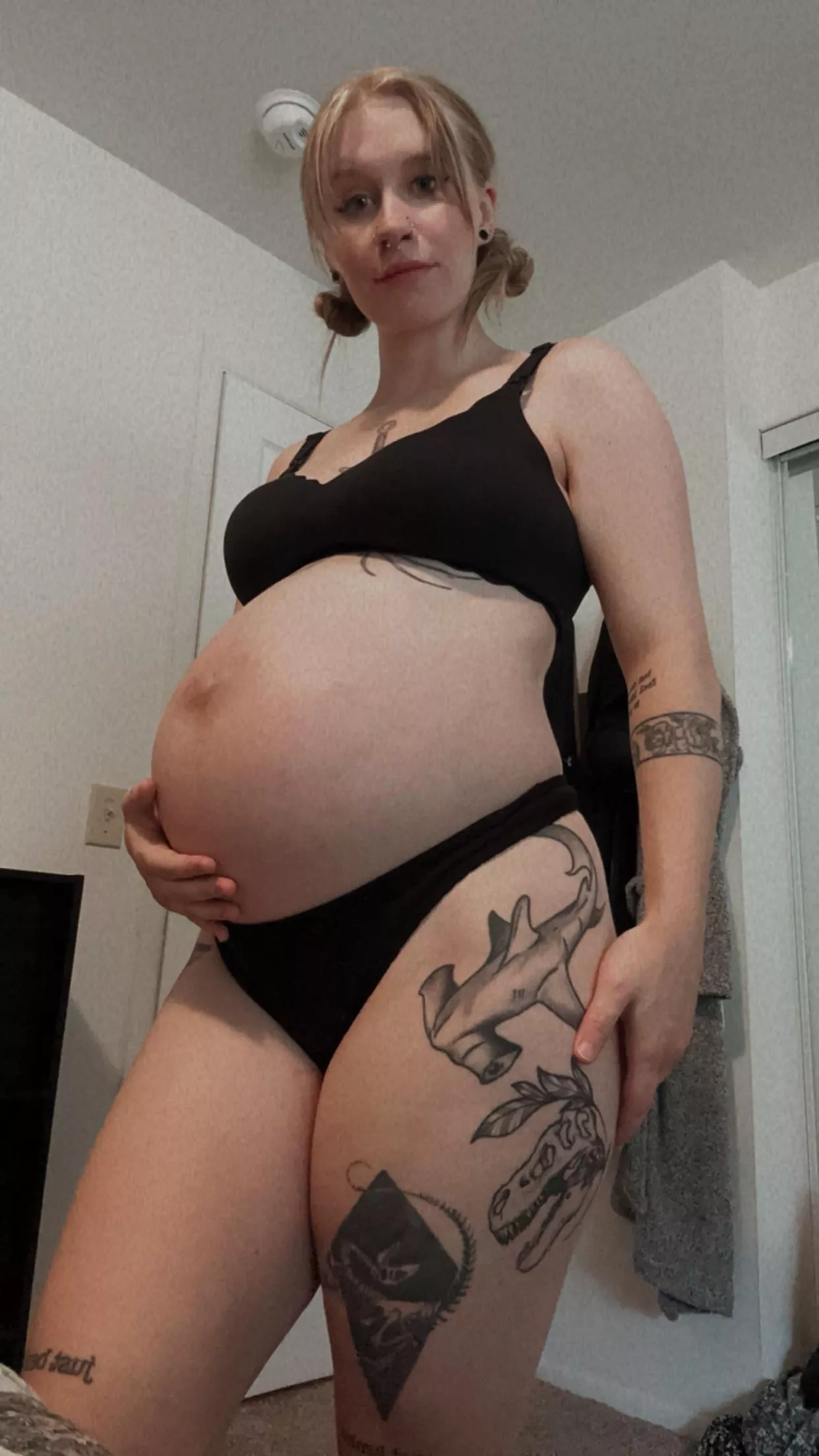 Hospital trips aren’t fun, cheer me up  posted by Monique_dancing