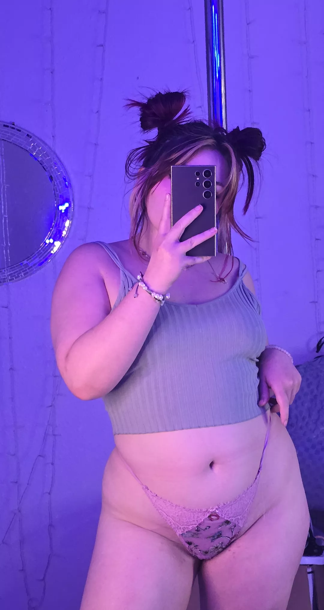 i cant decide what to wear today so nothing it is posted by SierraSuperNova