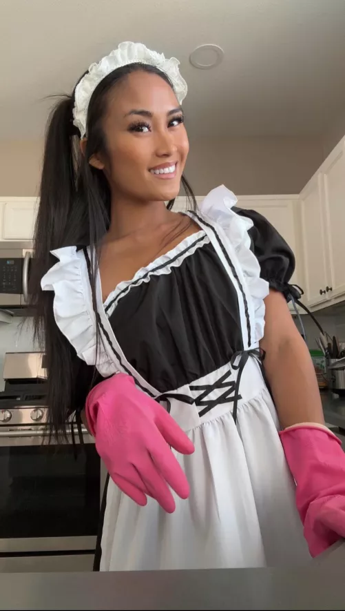 I finished cleaning up, can I start polishing your dick, Mister? by sunshinemaidxo