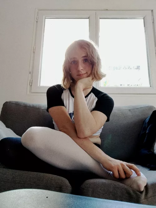 I hope the sun doesn't totally kill this pic 😅 by Humide_Chan