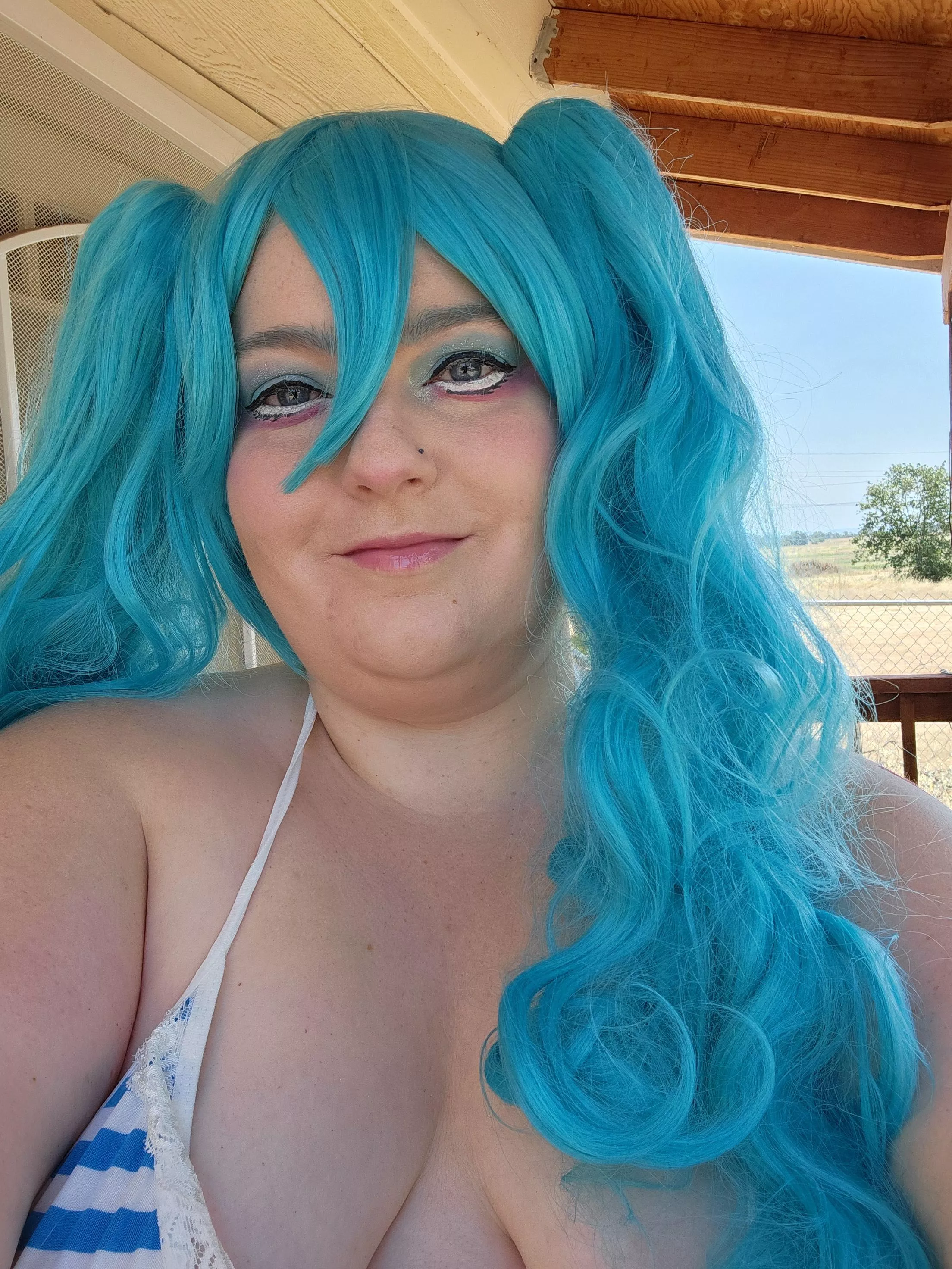 I love blue on me posted by curvymonstergirl316