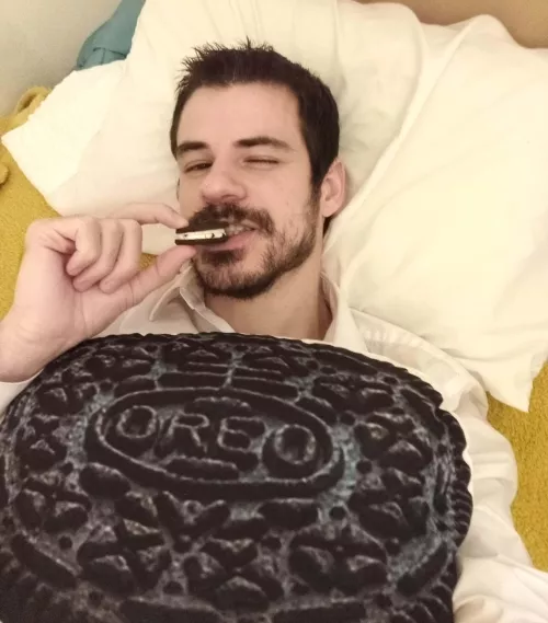 It was love at first bite by fosterthepeoplefan