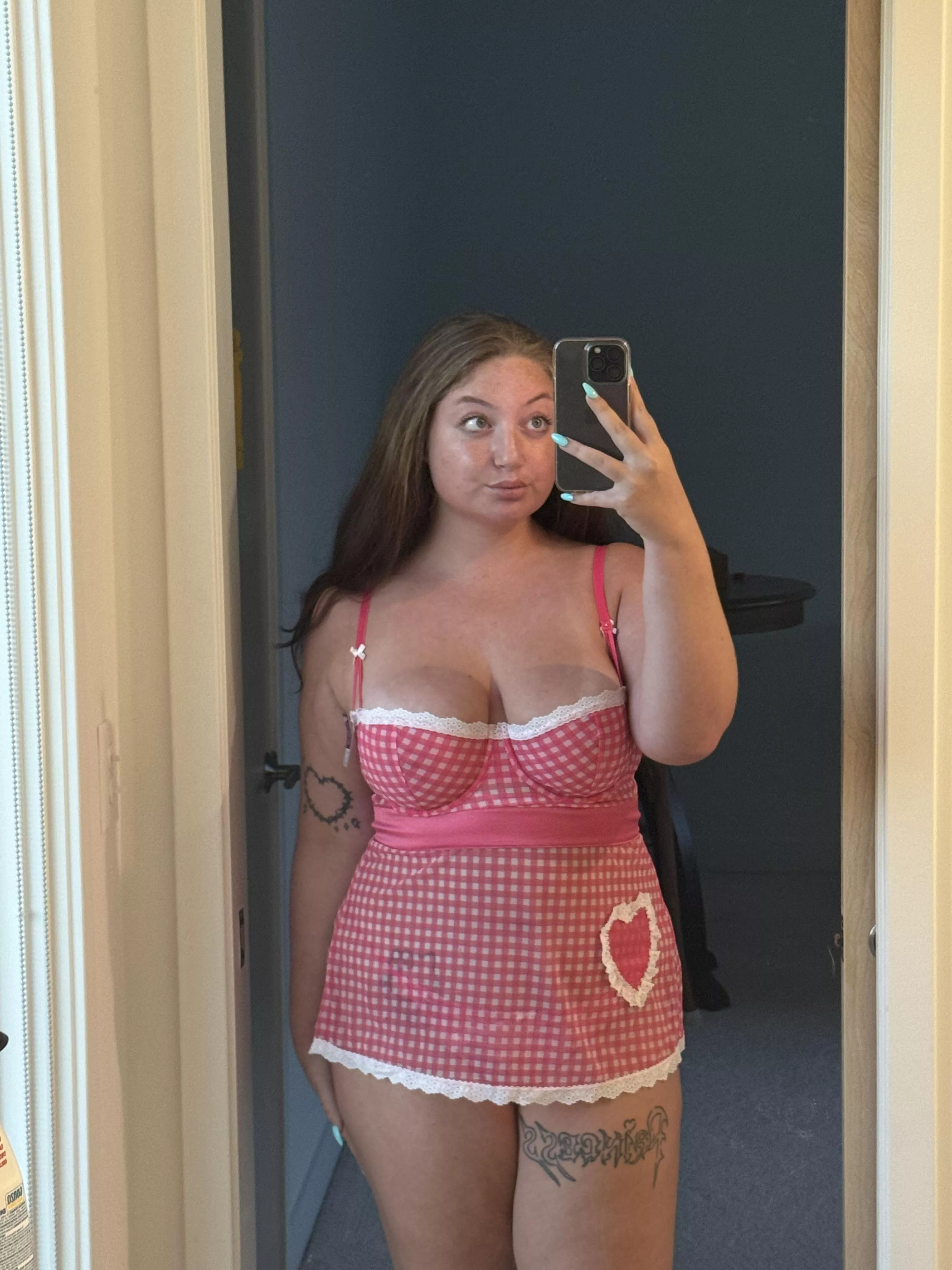 just got this set in the mail… what do you think?🌸🩷🎀 posted by softestpinkest