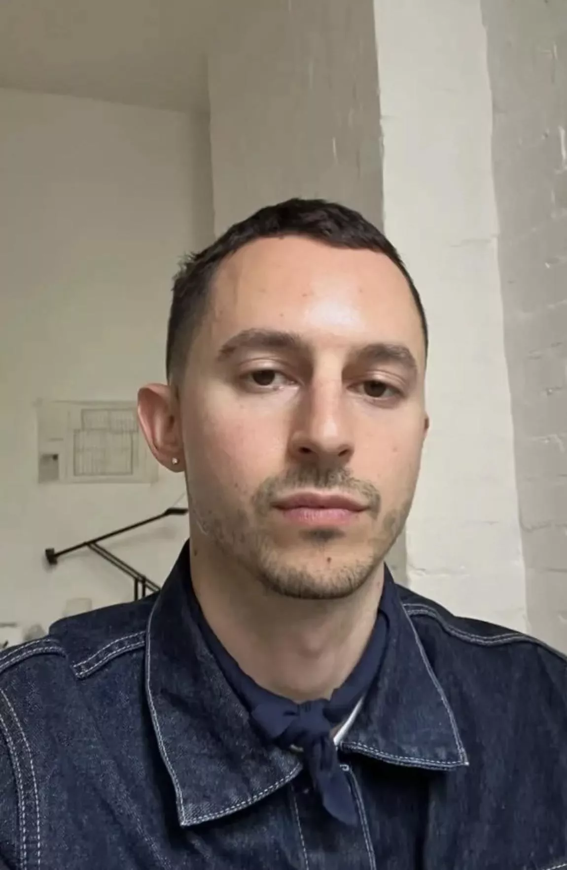 Living alone got me feeling lonely sometimes, so a chat would be nice 😊 posted by Sad_Buffalo_6256