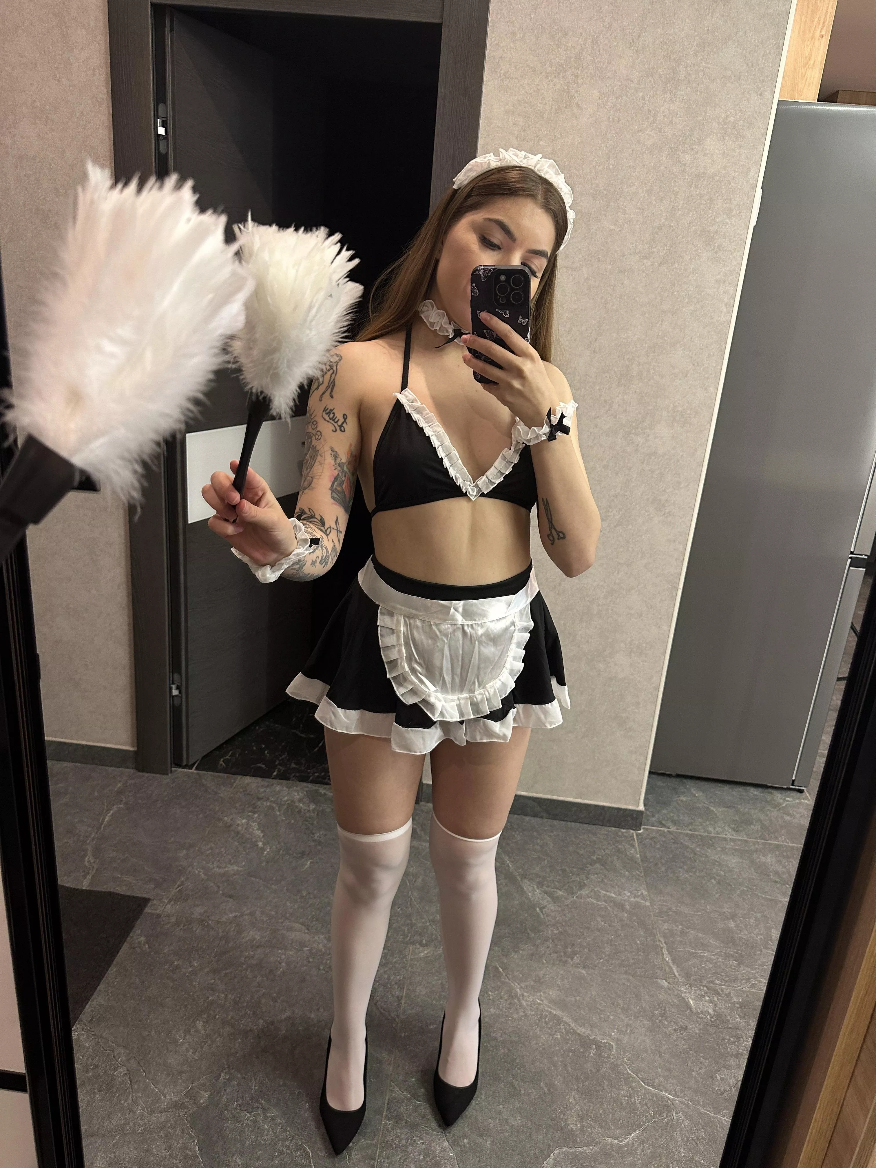 My house always has clean mirrors for photos posted by plagueyraft42