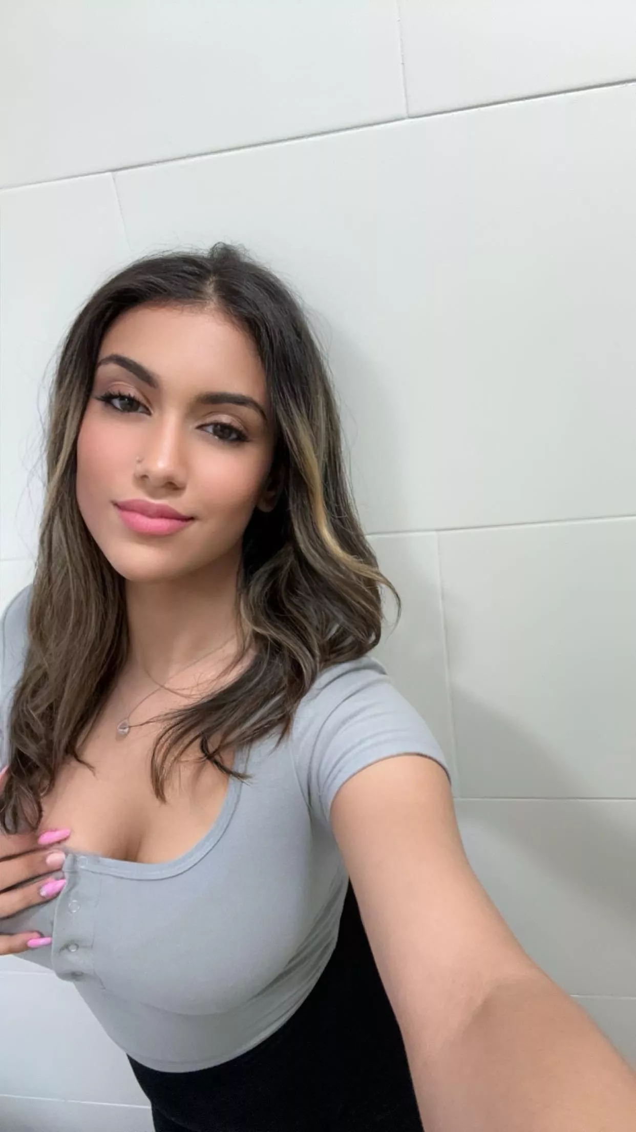 Shining bright like a diamond posted by TinyIsaxoxo