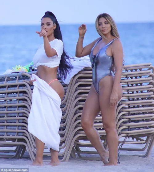 Spotting their next gooner by Resizemedaddy