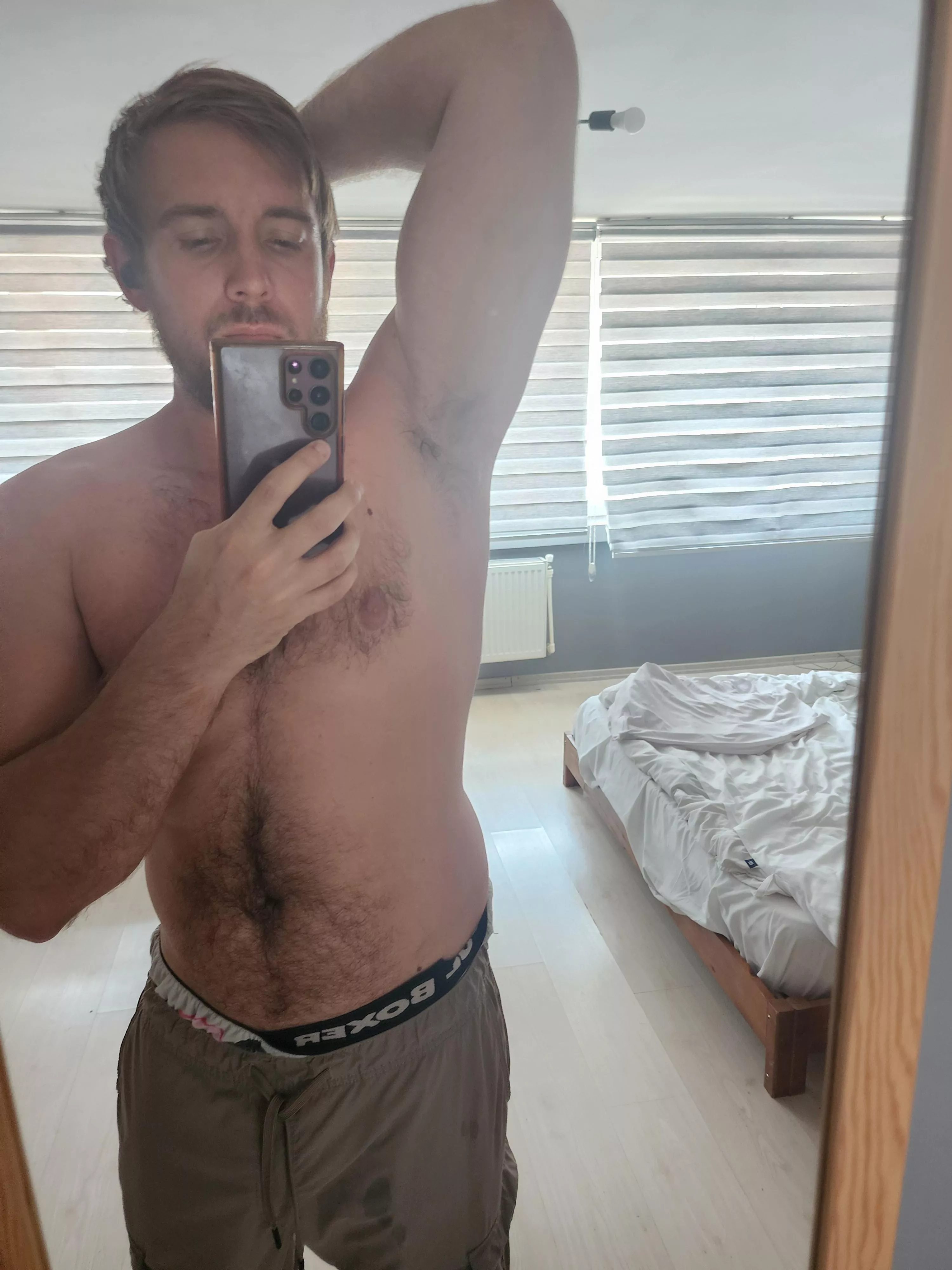 The armpit photo after a long day ! posted by benfriendlyofficial