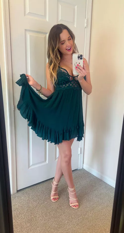 What’s your favorite color sundress? 😇 by Jessabreeze