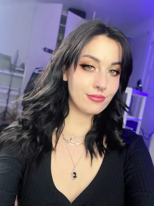 Would you glaze my face with you cum? by yolone__