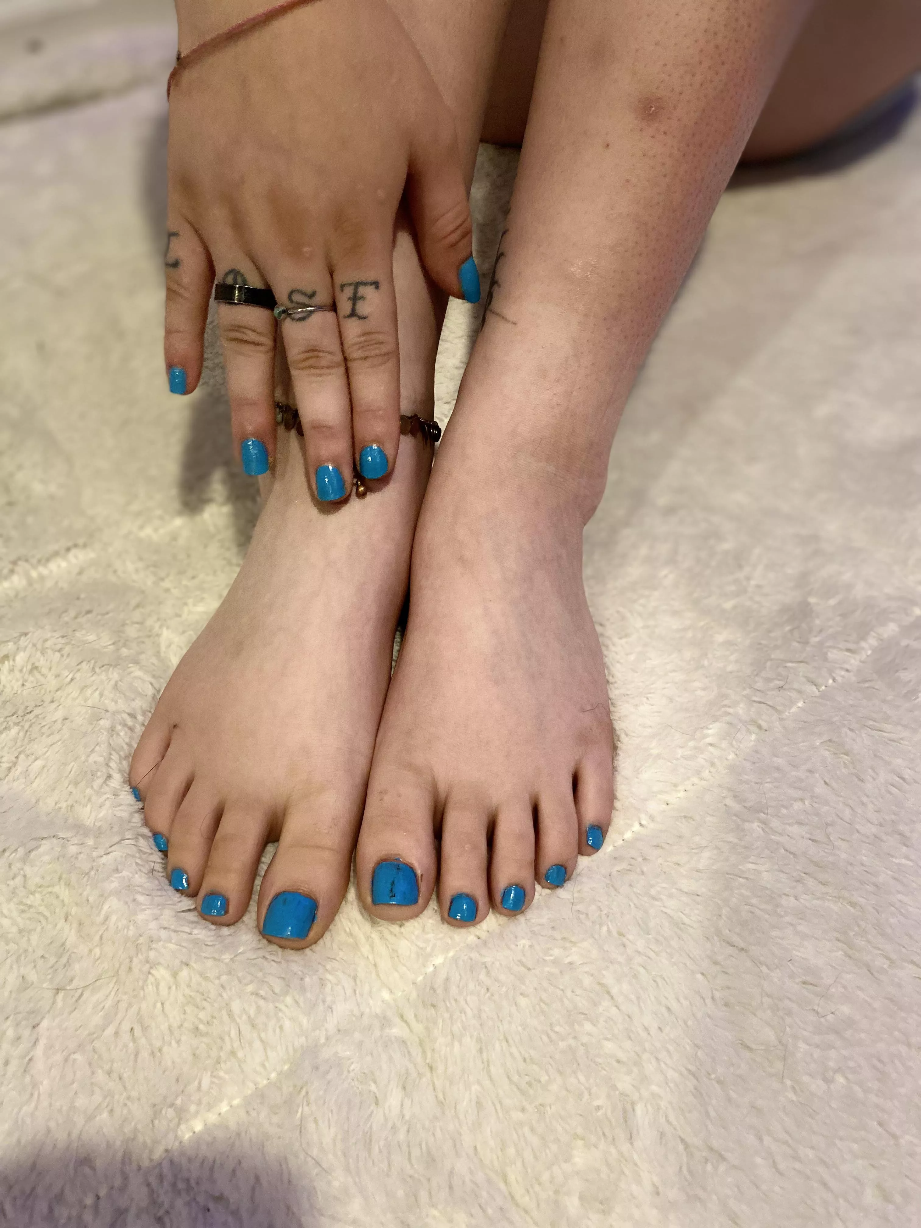 Yummy! Aren’t you mesmerized by my pretty feet?  posted by scarlette689