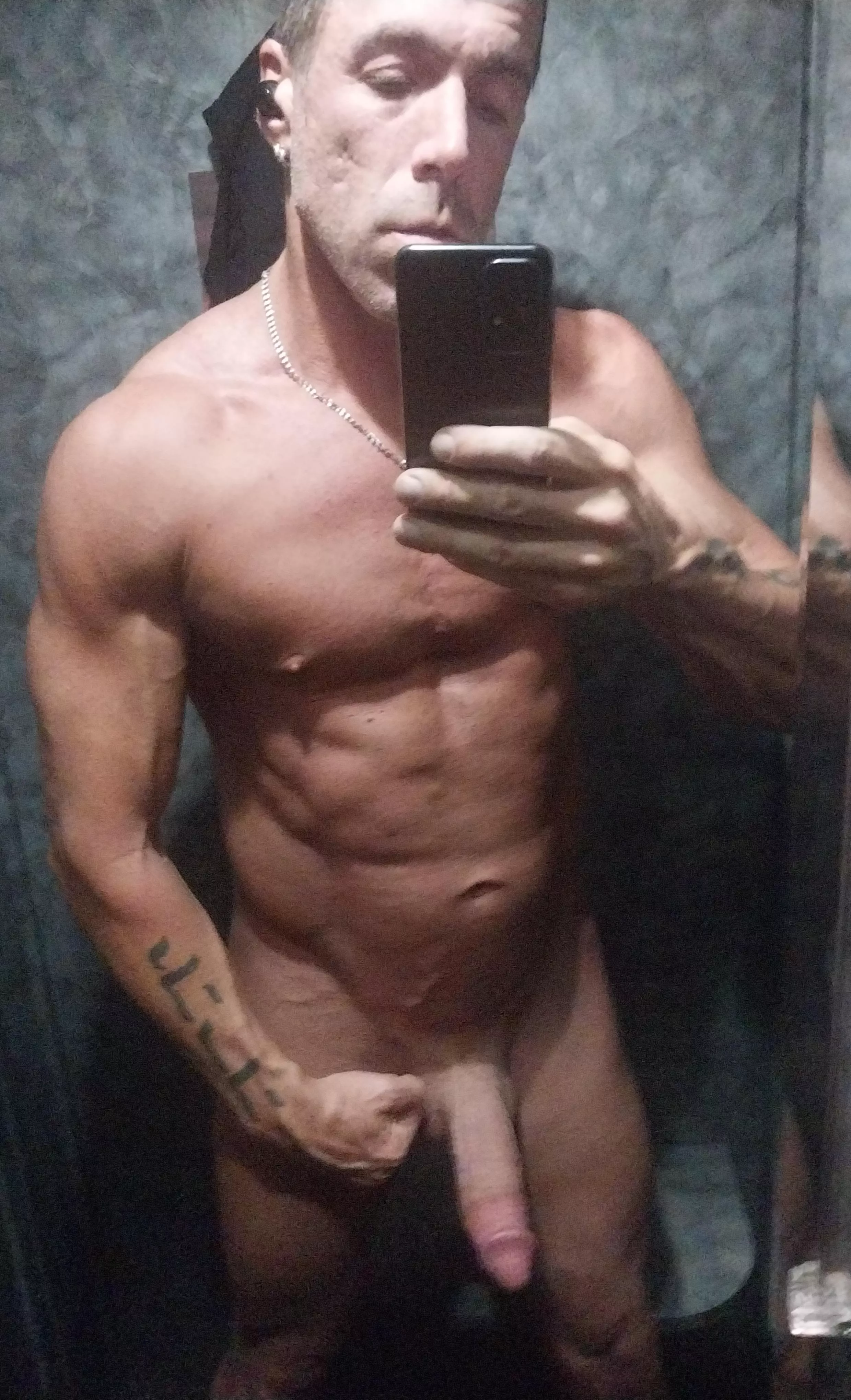 45, 6', 172.1 lbs. Bulking. Gained 3.3 lbs this week. [45] posted by Romantic_Darkness