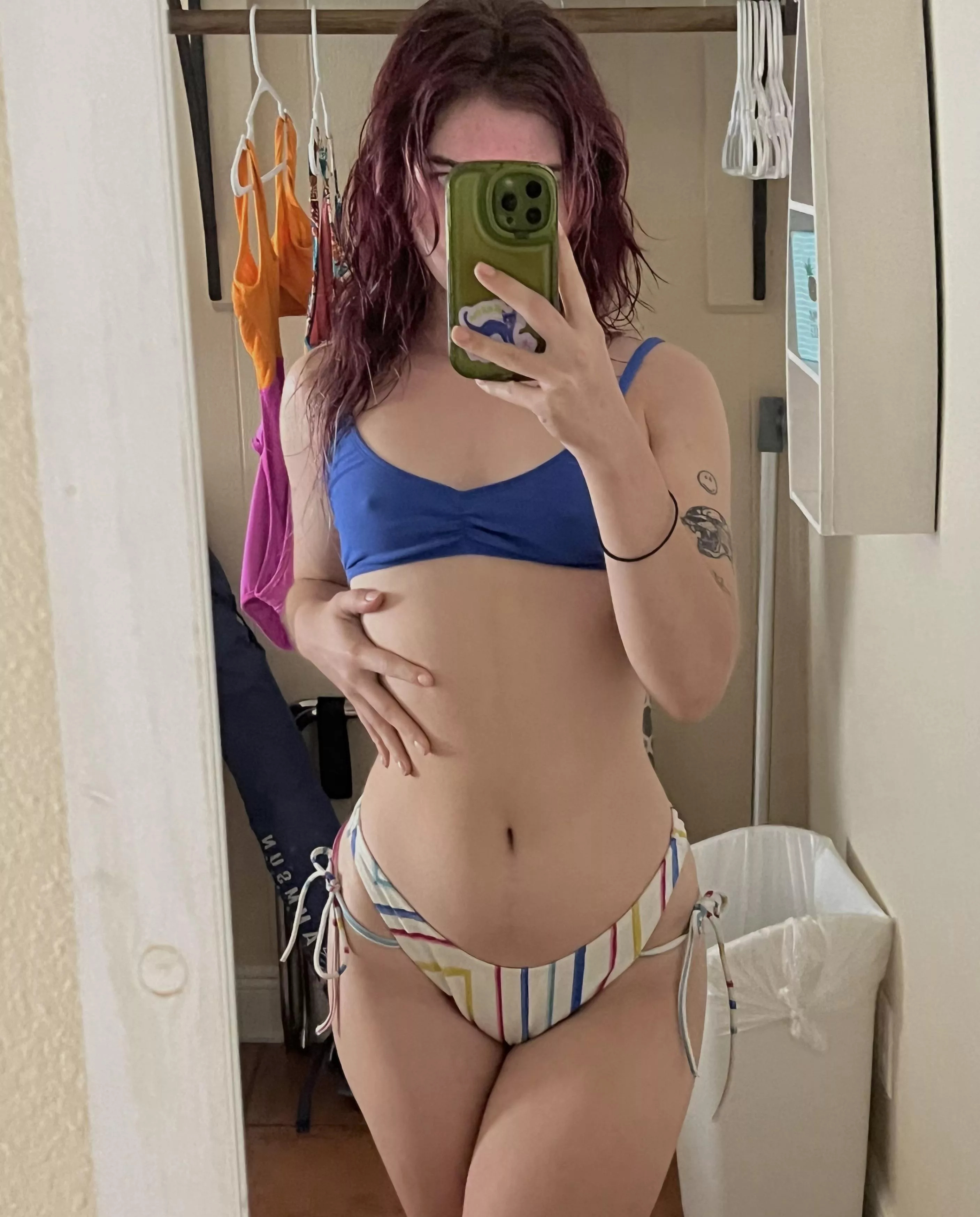 Beach babe!  posted by lilyydayy