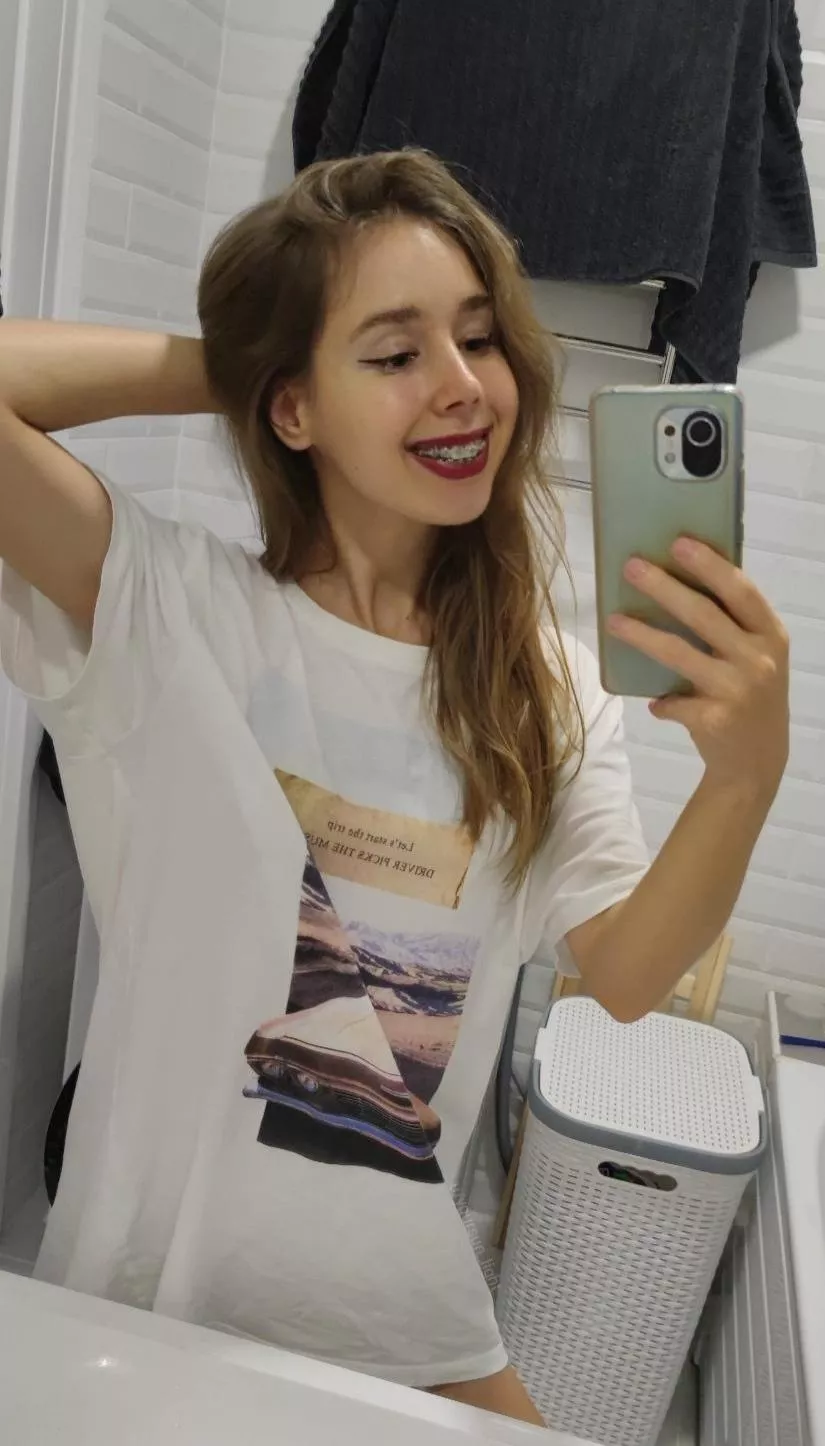 Braces and red lips 💋 posted by yoursun_light